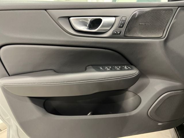 2024 Volvo V60 Cross Country B5 Plus
