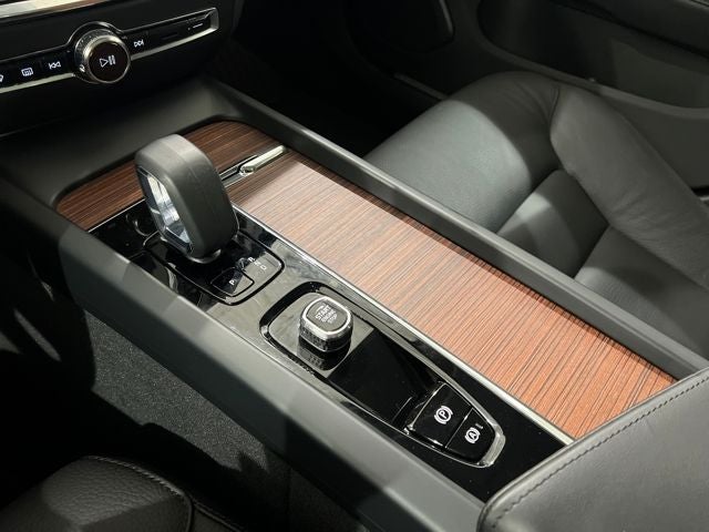 2024 Volvo V60 Cross Country B5 Plus