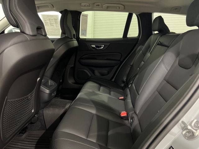 2024 Volvo V60 Cross Country B5 Plus