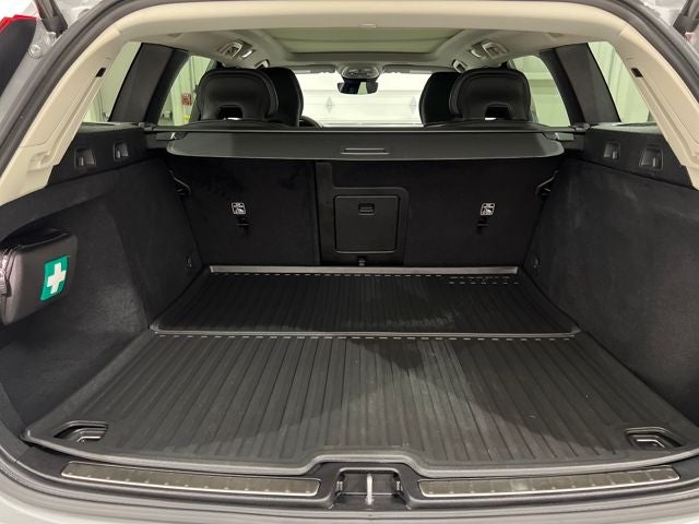 2024 Volvo V60 Cross Country B5 Plus