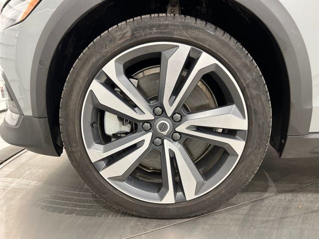 2024 Volvo V60 Cross Country B5 Plus