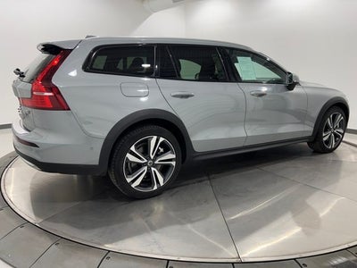 2024 Volvo V60 Cross Country B5 Plus