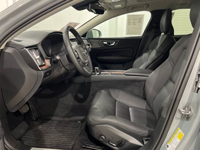 2024 Volvo V60 Cross Country B5 Plus