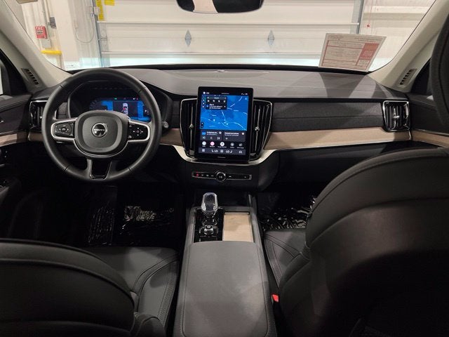 2025 Volvo XC90 B5 Core 2025.5