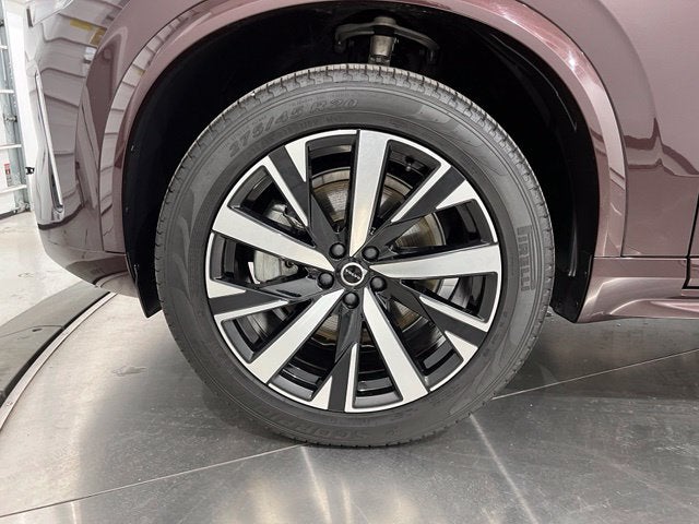 2025 Volvo XC90 B5 Core 2025.5