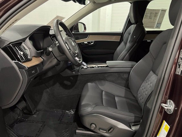 2025 Volvo XC90 B5 Core 2025.5