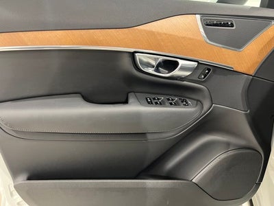 2025 Volvo XC90 B5 Plus