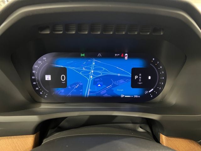 2025 Volvo XC90 B5 Plus