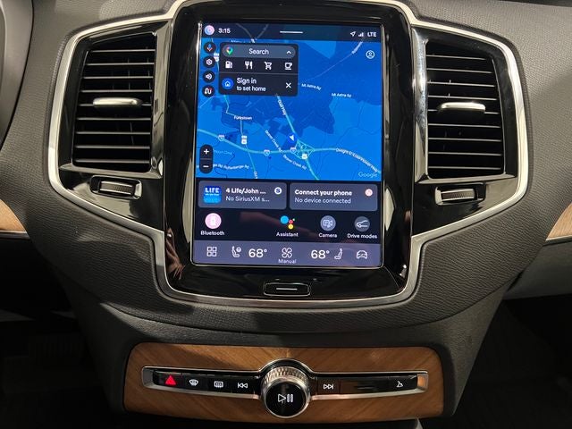 2025 Volvo XC90 B5 Plus