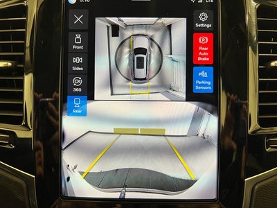 2025 Volvo XC90 B5 Plus