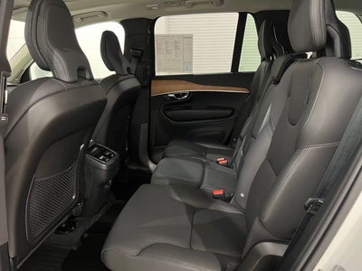 2025 Volvo XC90 B5 Plus