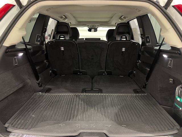 2025 Volvo XC90 B5 Plus