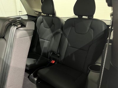 2025 Volvo XC90 B5 Plus