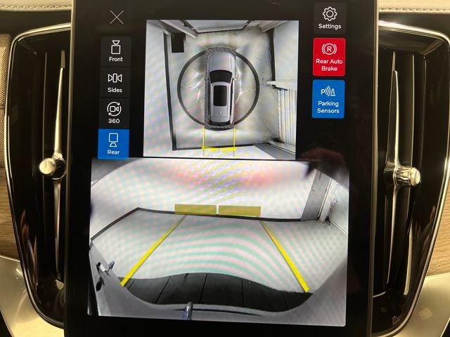 2026 Volvo XC90 B5 Plus