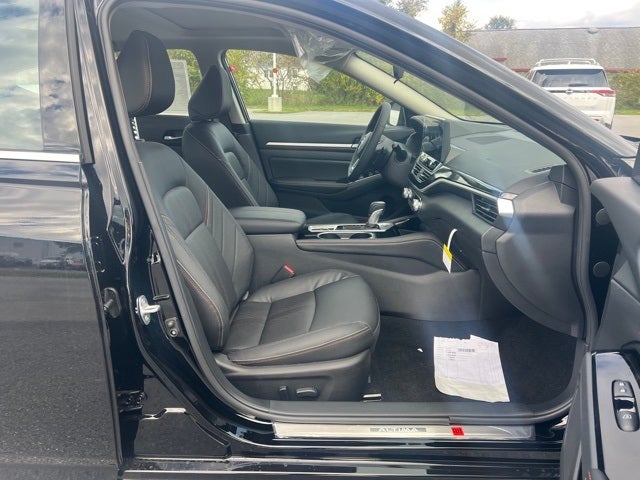 2025 Nissan Altima 2.5 SR PREMIUM PACKAGE