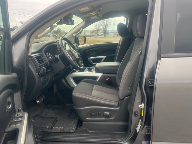 2024 Nissan Titan SV