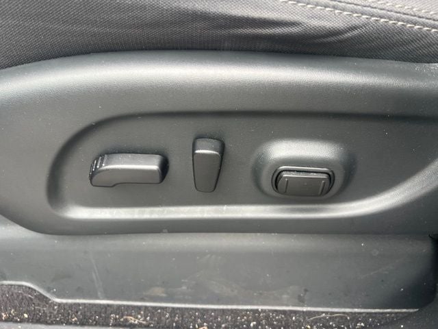 2024 Nissan Titan SV CONVENIENCE PACKAGE