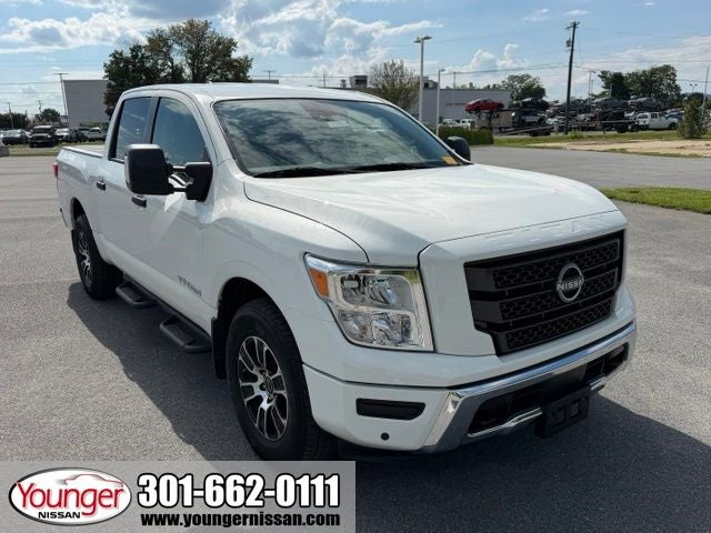 2024 Nissan Titan SV