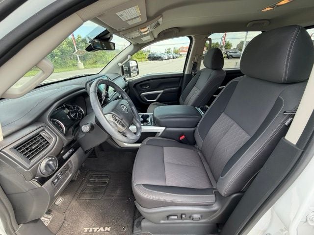 2024 Nissan Titan SV