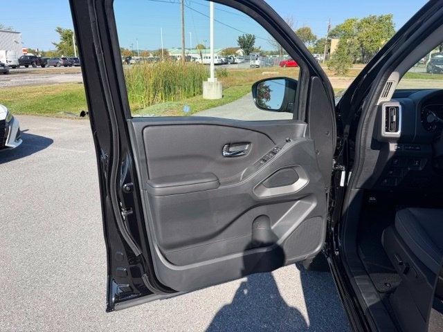 2027 Nissan Frontier SV