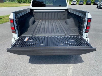 2026 Nissan Frontier SV DARK ARMOR, CONVENIENCE, TOW PACKAGE