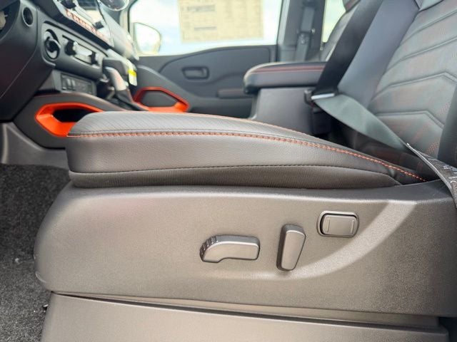 2026 Nissan Frontier PRO-4X PREMIUM, CONVENIENCE, BLACK ACCENT PACKAGE