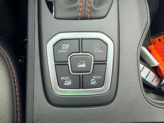 2026 Nissan Frontier PRO-4X PREMIUM, CONVENIENCE, BLACK ACCENT PACKAGE