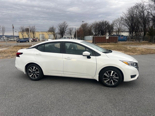 2025 Nissan Versa 1.6 SV TRUNK PACKAGE