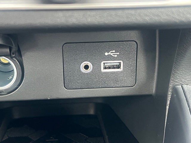 2025 Nissan Versa 1.6 SV TRUNK PACKAGE