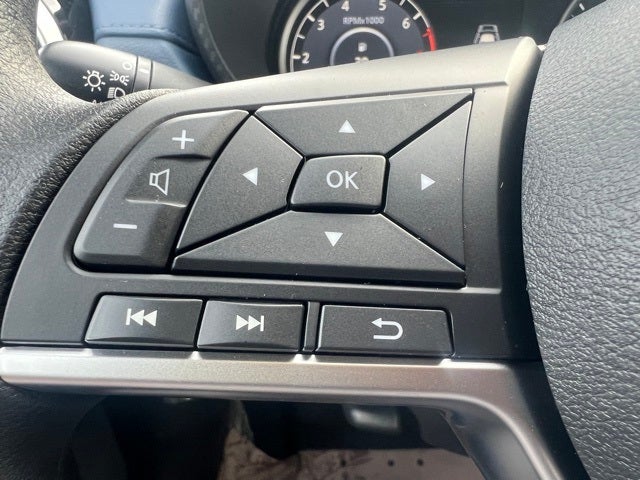 2025 Nissan Versa 1.6 SV TRUNK PACKAGE