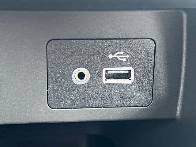 2025 Nissan Versa 1.6 SV TRUNK PACKAGE