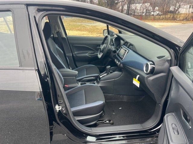 2025 Nissan Versa 1.6 SV TRUNK PACKAGE