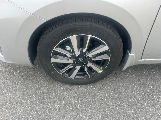 2025 Nissan Versa 1.6 SV TRUNK PACKAGE