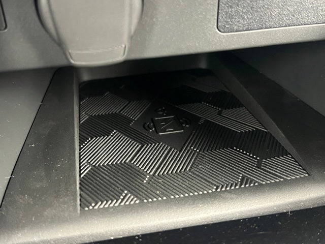 2025 Nissan Versa 1.6 SV TRUNK PACKAGE