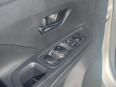 2025 Nissan Versa 1.6 SV TRUNK PACKAGE