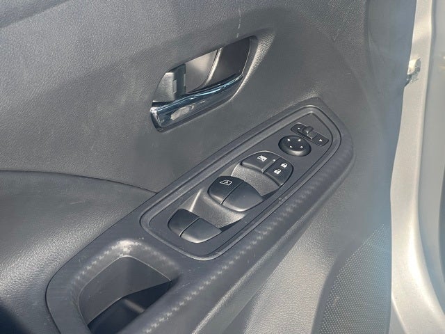 2025 Nissan Versa 1.6 SV TRUNK PACKAGE