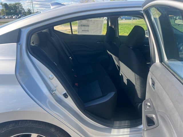 2025 Nissan Versa 1.6 SV TRUNK PACKAGE