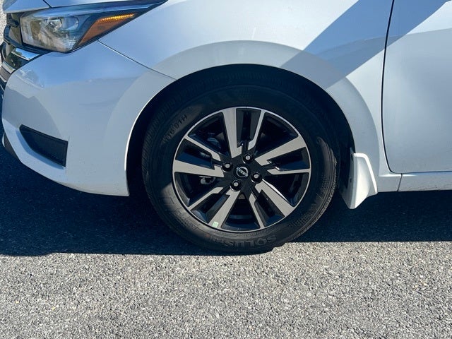 2025 Nissan Versa 1.6 SV TRUNK PACKAGE