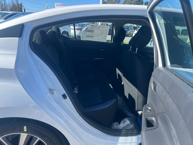 2025 Nissan Versa 1.6 SV TRUNK PACKAGE