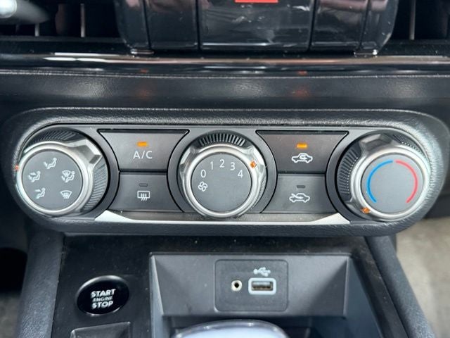 2025 Nissan Kicks S