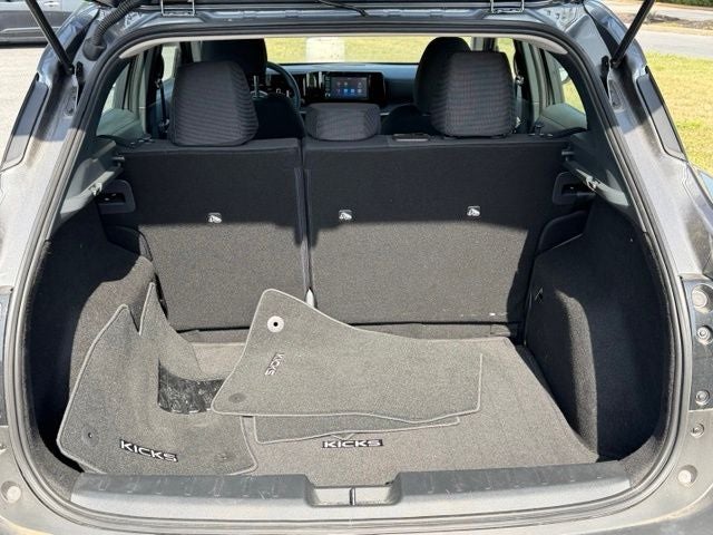 2025 Nissan Kicks S