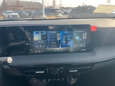 2026 Nissan Kicks SR COLD WEATHER PACKAGE