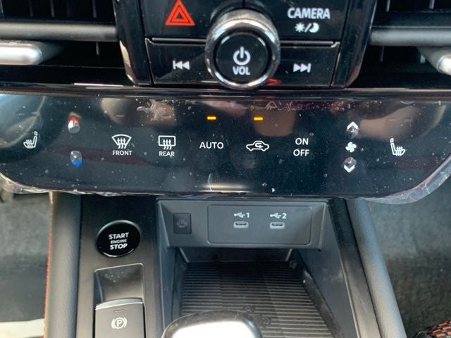 2026 Nissan Kicks SR COLD WEATHER PACKAGE