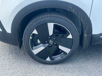 2025 Nissan Kicks SR PREMIUM PACKAGE