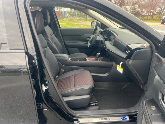 2026 Nissan Kicks SR PREMIUM, COLD WEATHER, ILLUMINATION PACKAGE