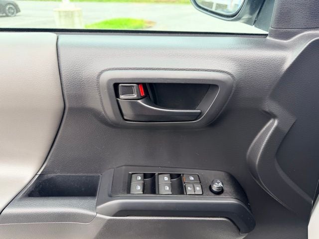 2022 Toyota Tacoma SR V6