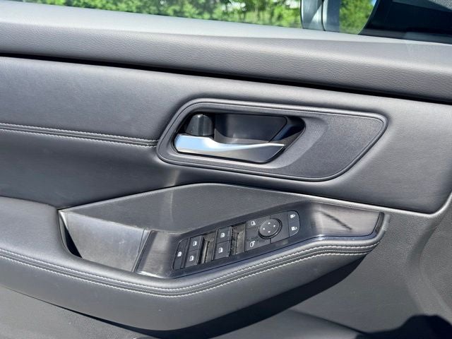 2024 Nissan Rogue SV PREMIUM PACKAGE