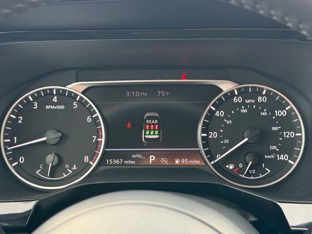 2025 Nissan Pathfinder SV
