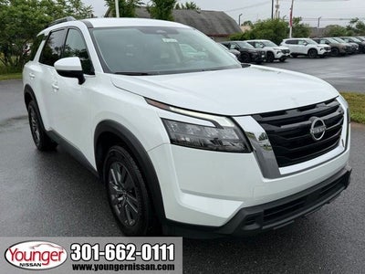 2025 Nissan Pathfinder SV