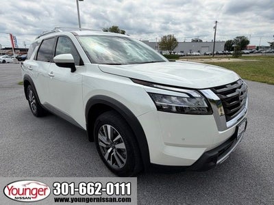 2024 Nissan Pathfinder SL